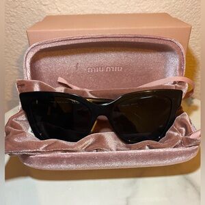 Miu Miu SMU 02Z Black Cat Eye Sunglasses w/ Pink Case